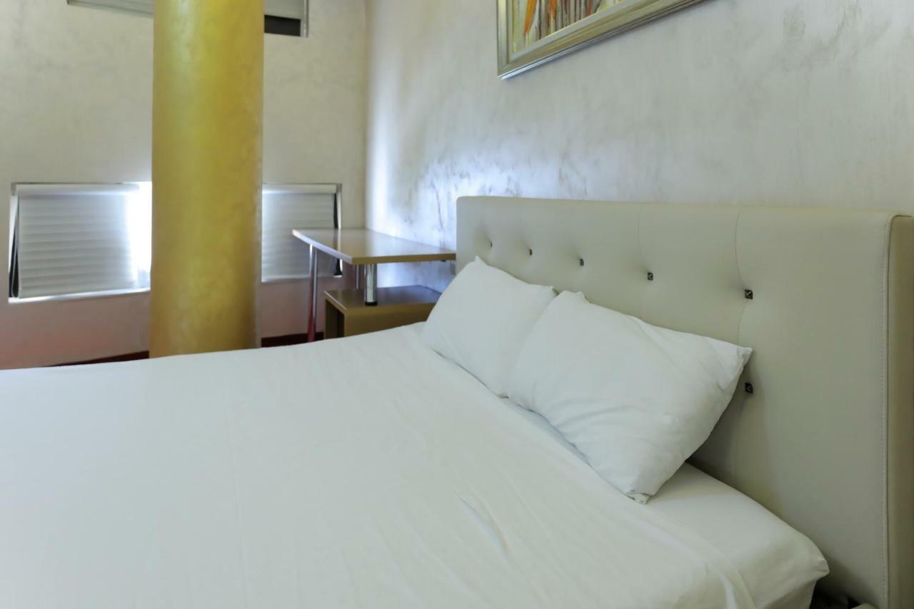 Hotel Gjuta Tiranë Luaran gambar