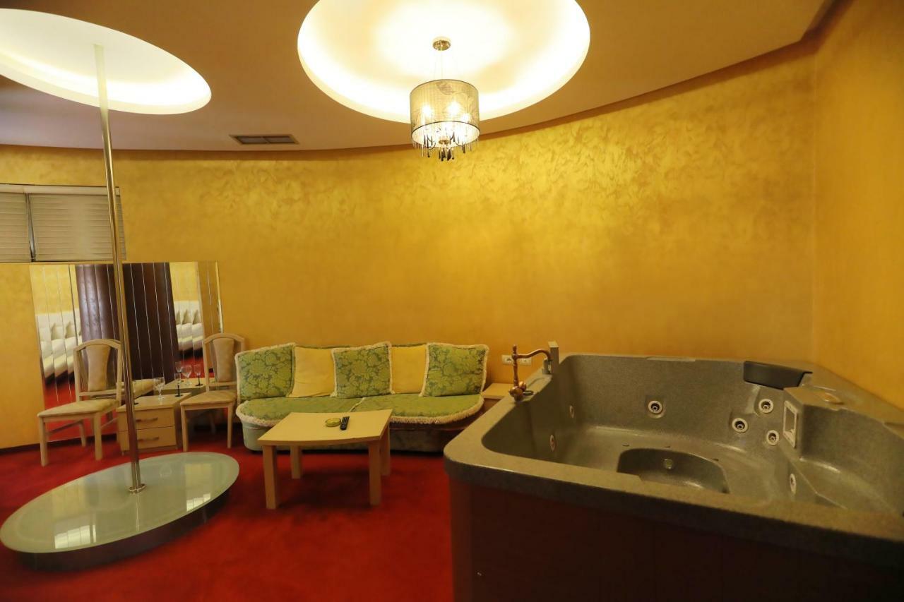 Hotel Gjuta Tiranë Luaran gambar