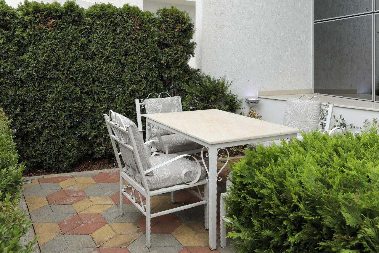 Hotel Gjuta Tiranë Luaran gambar