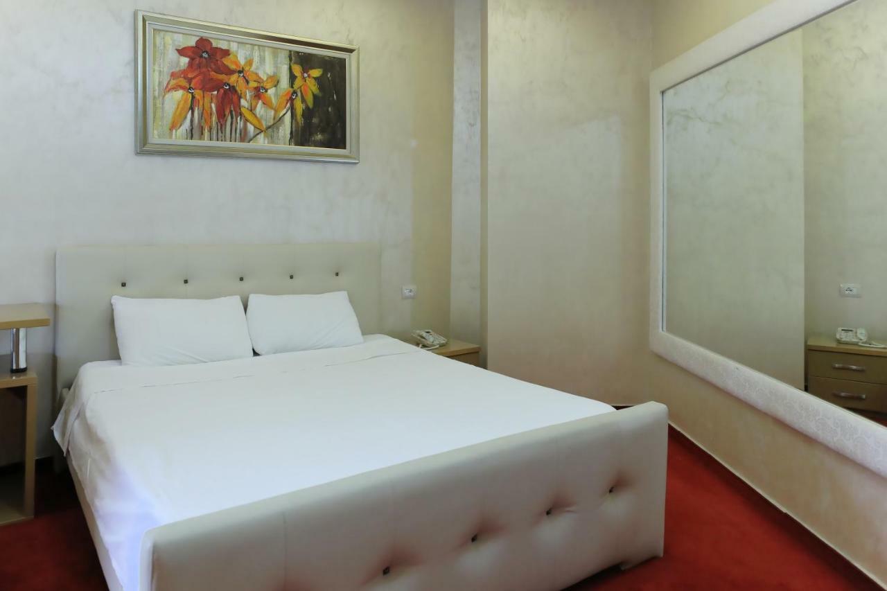 Hotel Gjuta Tiranë Luaran gambar