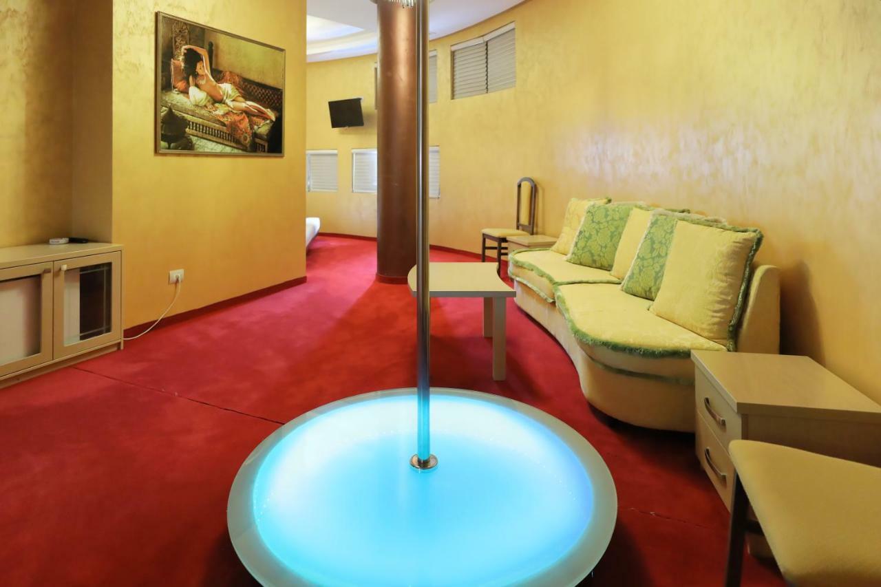 Hotel Gjuta Tiranë Luaran gambar
