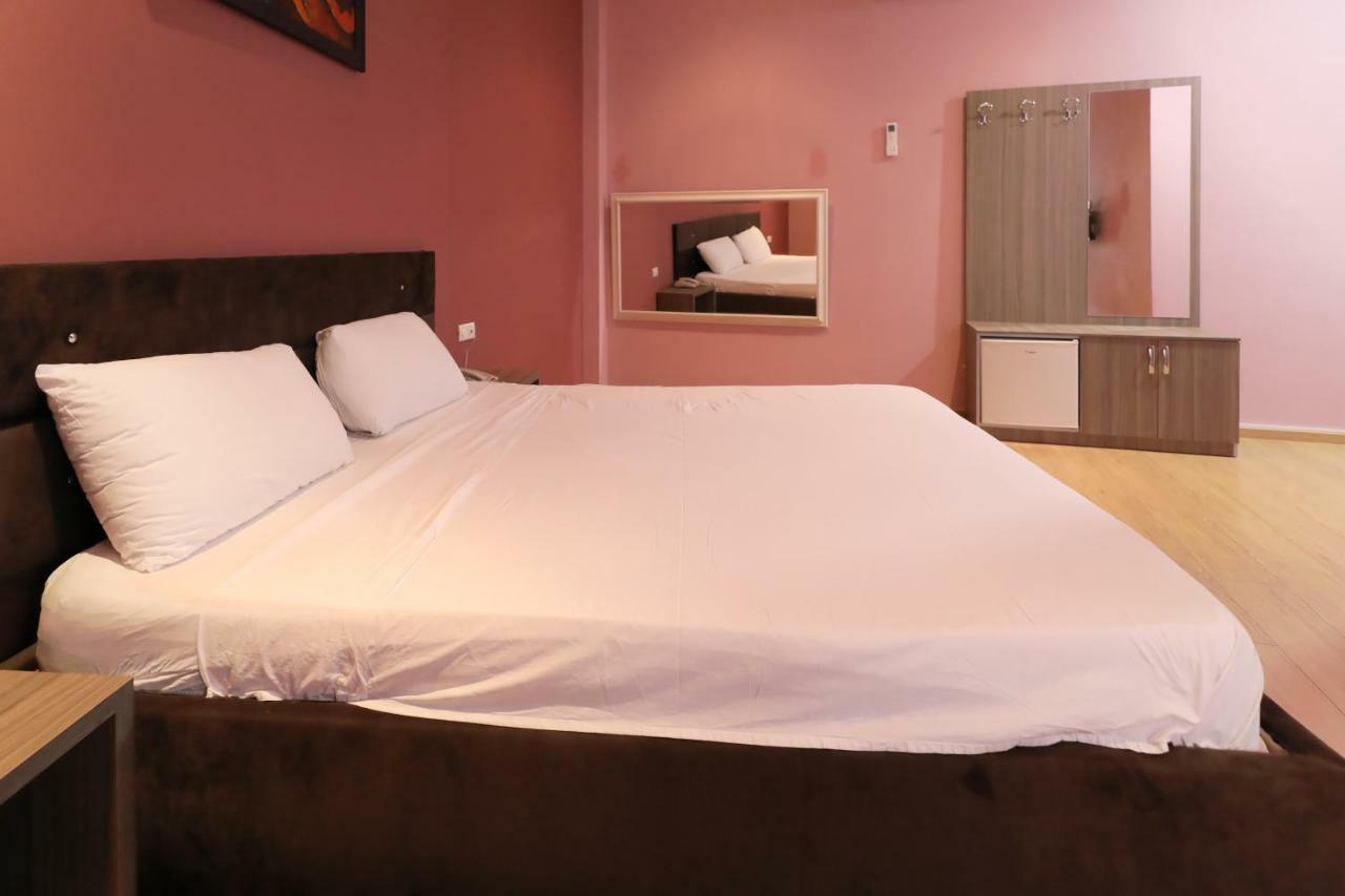 Hotel Gjuta Tiranë Luaran gambar