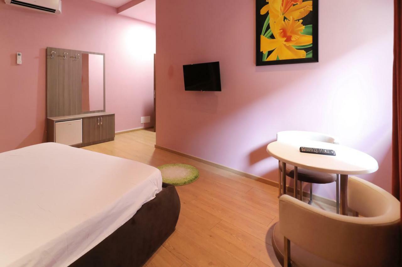 Hotel Gjuta Tiranë Luaran gambar